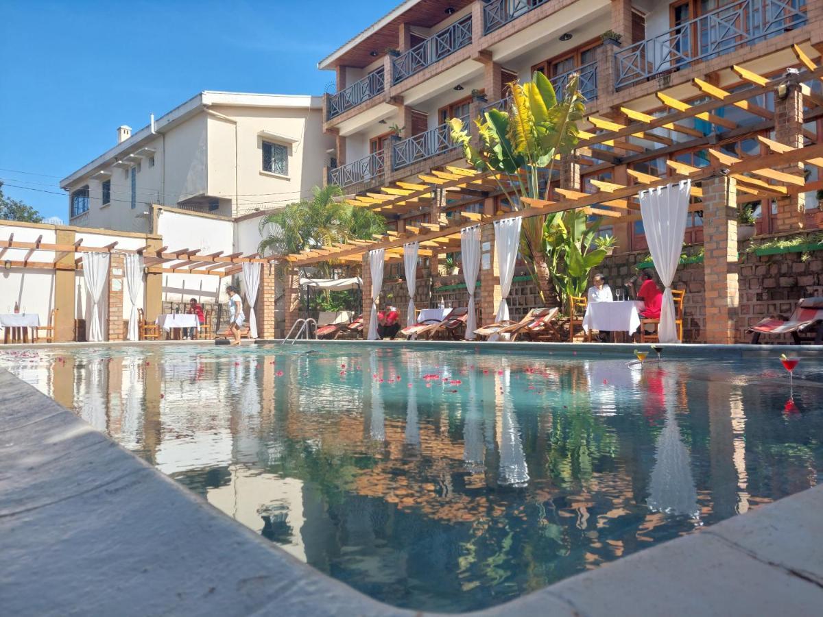 Island Continent Hotel Ивато Экстерьер фото