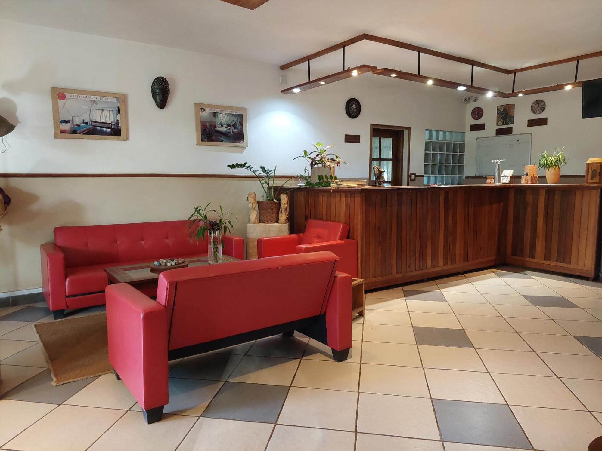 Island Continent Hotel Ивато Экстерьер фото