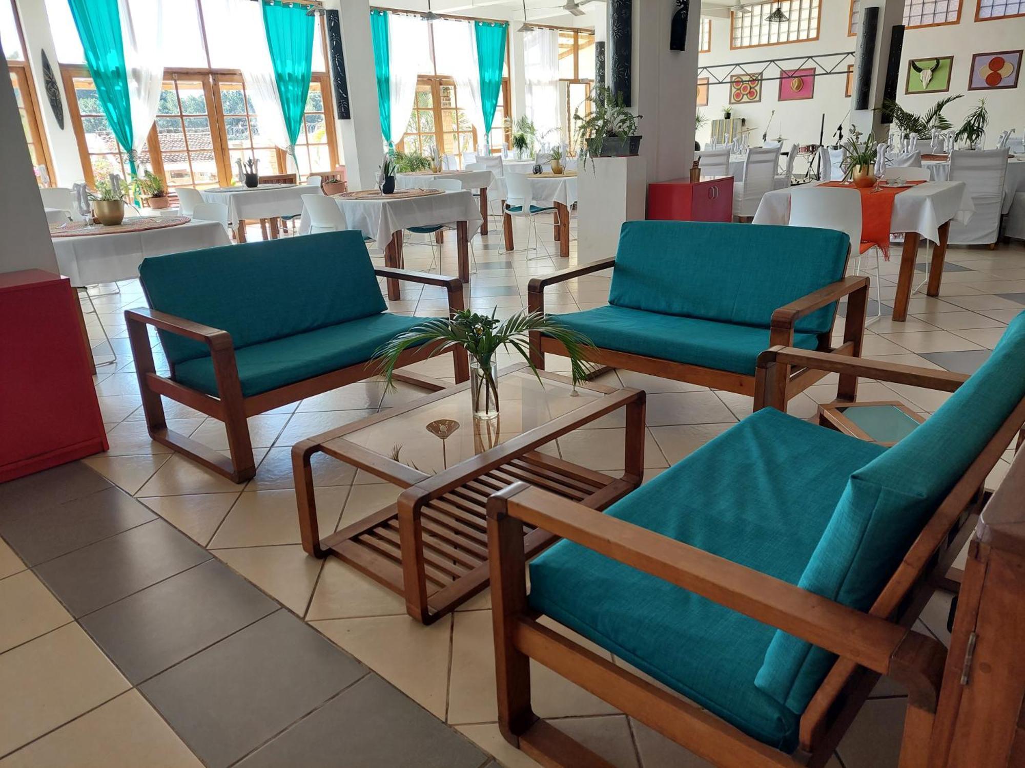 Island Continent Hotel Ивато Экстерьер фото